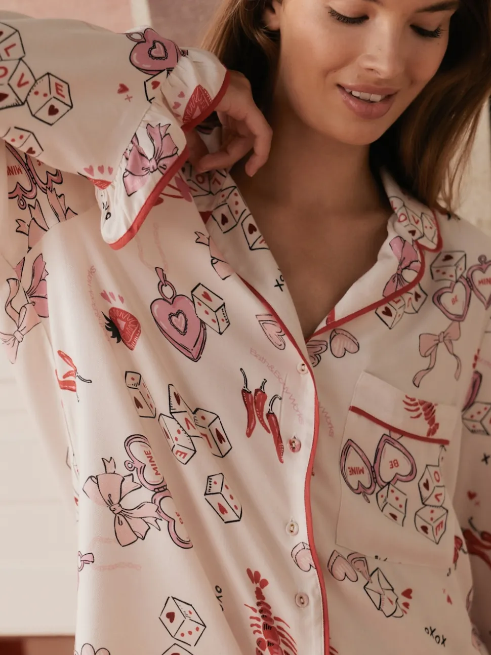 Bath & Body Works Red/White Be Mine Love Long Sleeve Shorts Set