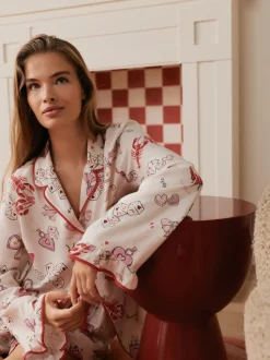Bath & Body Works Red/White Be Mine Love Long Sleeve Shorts Set