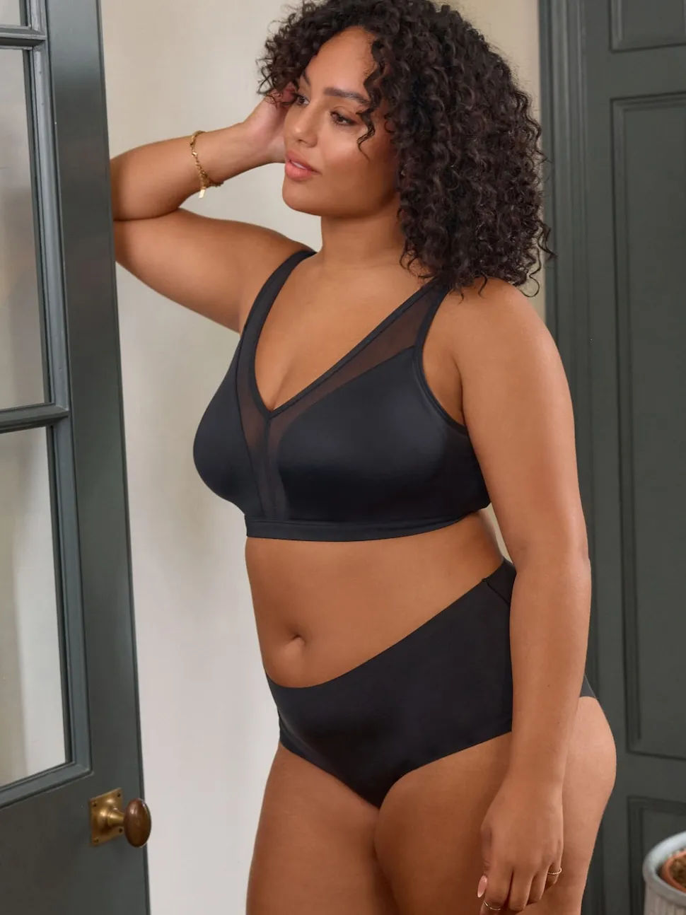 Black B-H Total Support Non Wire Ultimate Comfort Bra