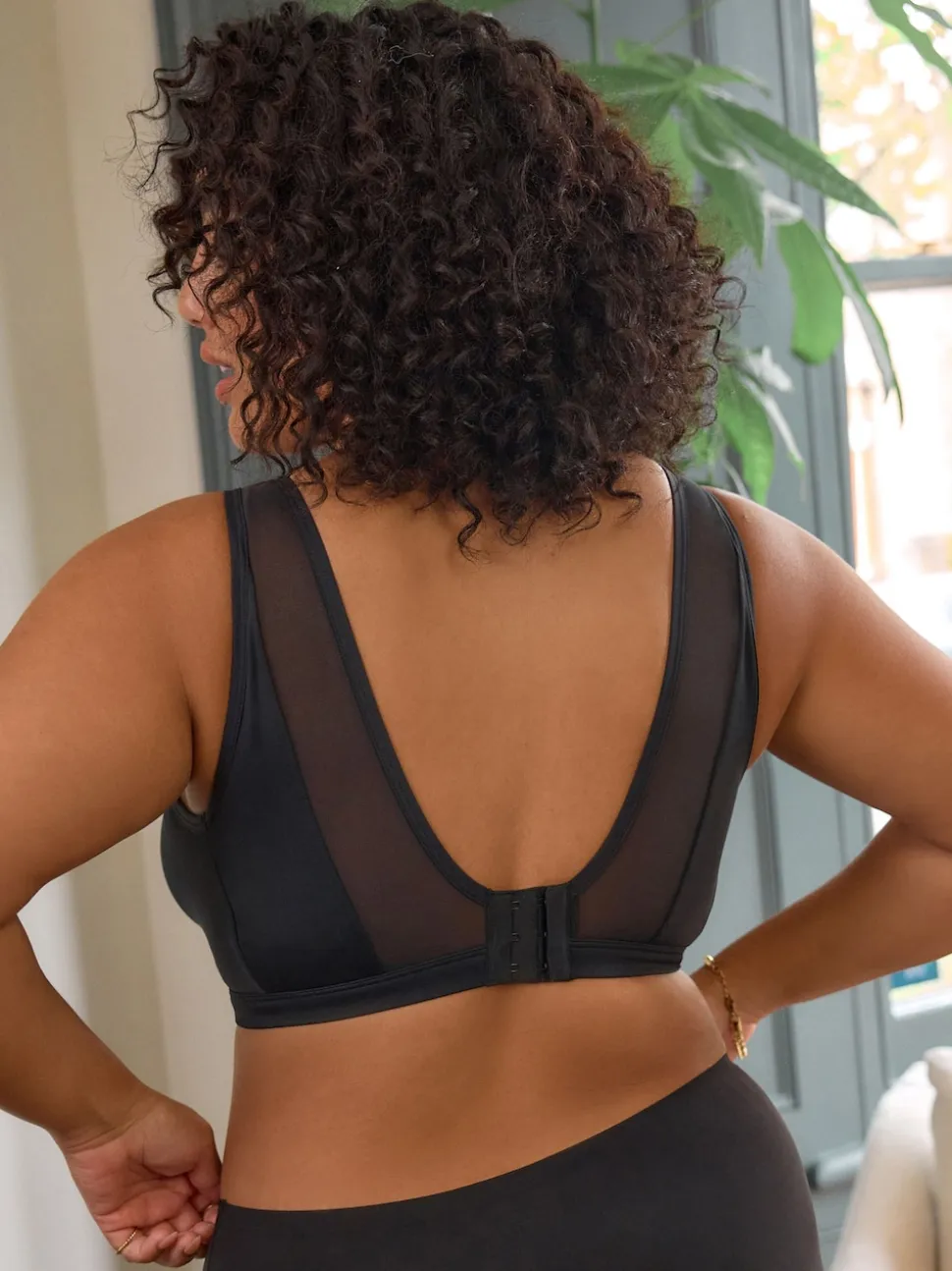 Black B-H Total Support Non Wire Ultimate Comfort Bra