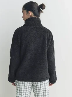 Black Borg Half Zip Fleece
