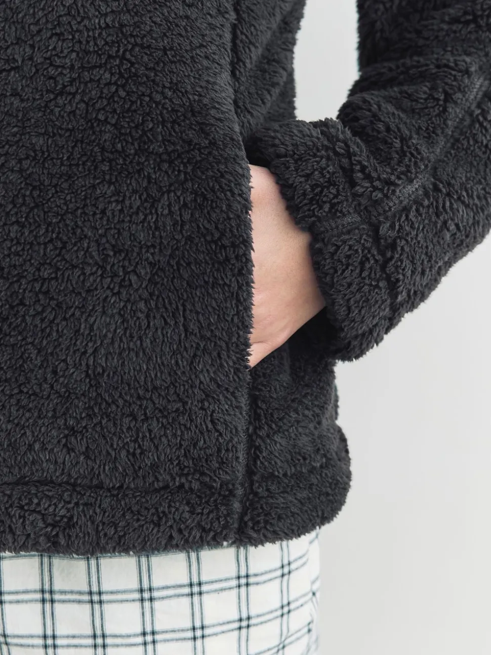 Black Borg Half Zip Fleece