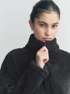 Black Borg Half Zip Fleece