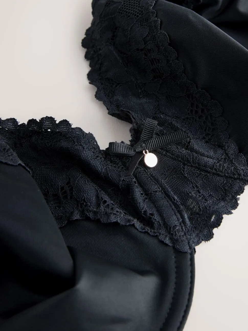 Black DD+ Minimiser Full Cup Bra