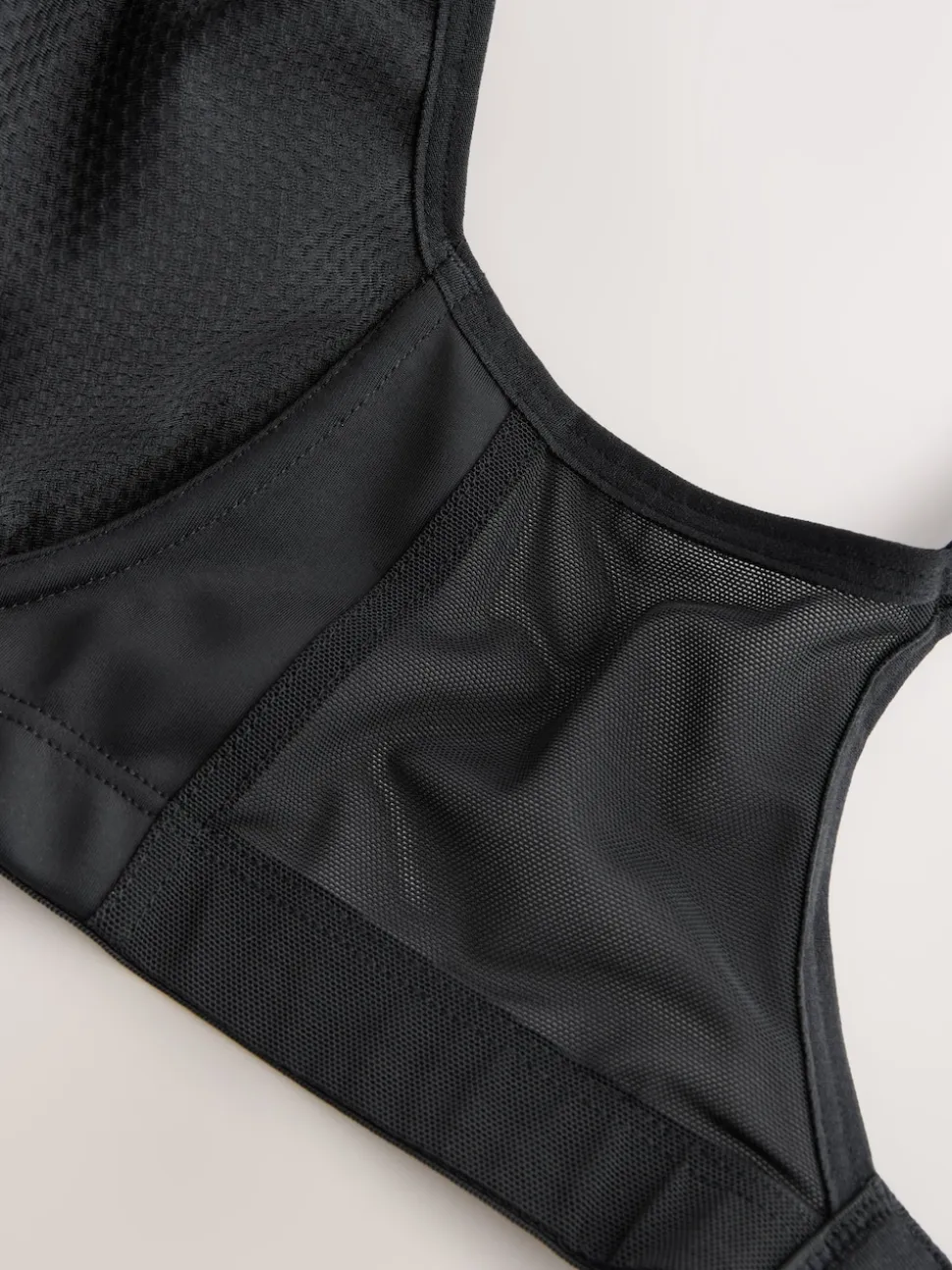 Black DD+ Non Pad Full Cup Dry Tech High Impact Sports Bra