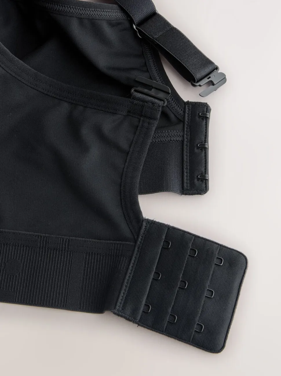 Black DD+ Ultimate Dry Tech Breathable Lightweight Pad High Impact Sports Bra