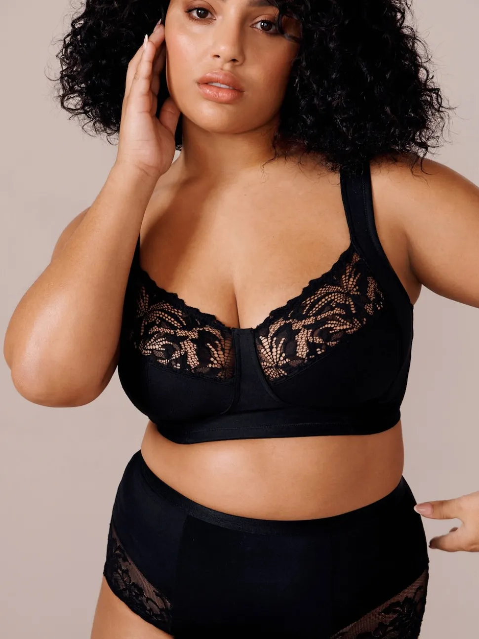 Black F-K Ultimate Comfort Cup Padded Strap Non Pad Non Wired Bra with Side Support