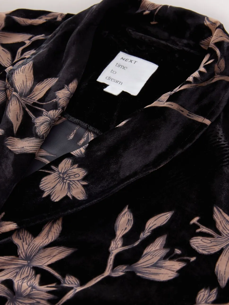 Black Floral Print N.Premium Velvet Robe