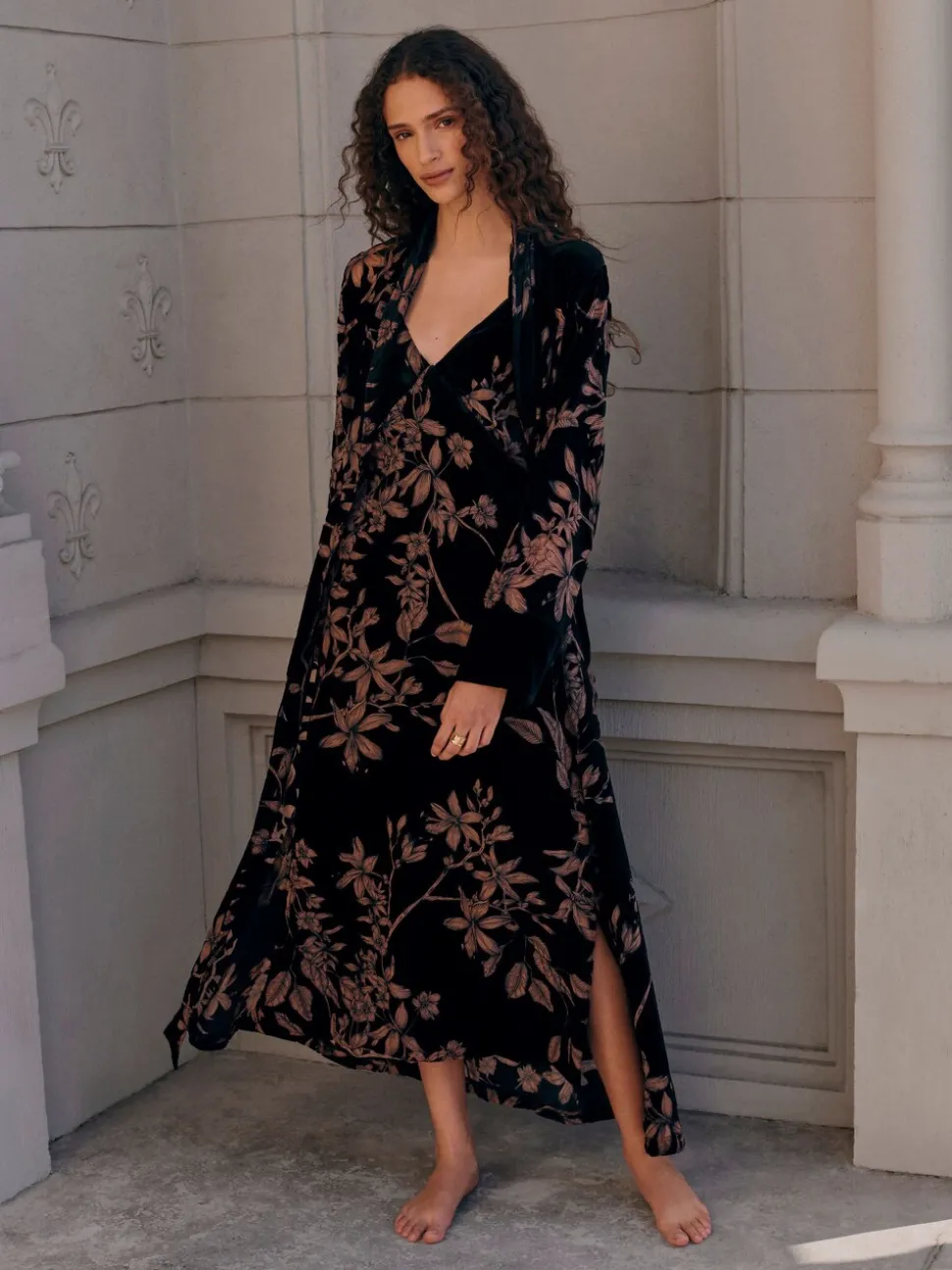 Black Floral Print N.Premium Velvet Robe