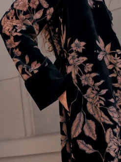 Black Floral Print N.Premium Velvet Robe
