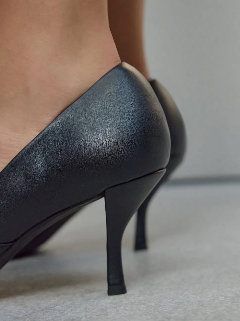Black Forever Comfort® Leather Pointed Toe Heeled Court Shoes
