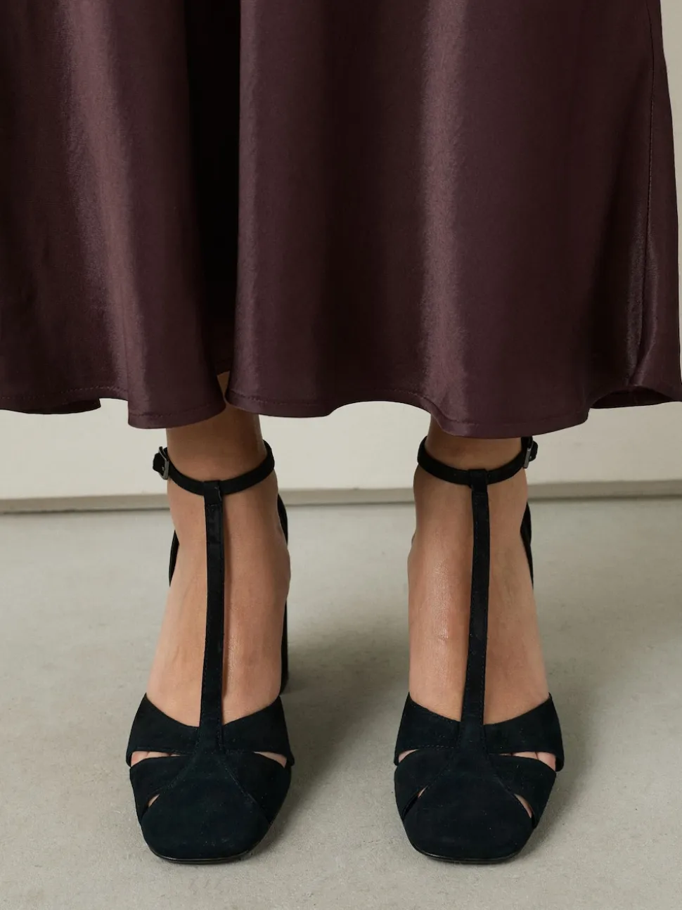 Black Forever Comfort® Leather T-Bar Cutout Closed Toe Block Heels