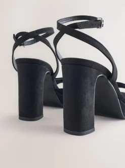 Black Forever Comfort® Round Toe Platform Heeled Sandals