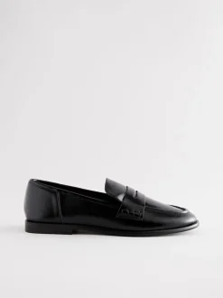 Black Forever Comfort® Round Toe Penny Loafers