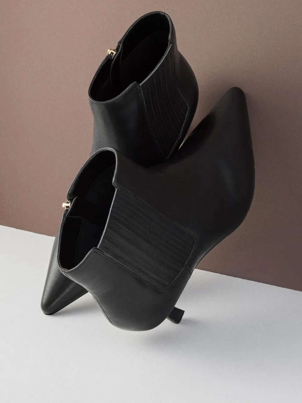 Black Leather Motion Flex Almond Toe Chelsea Style Ankle Boots
