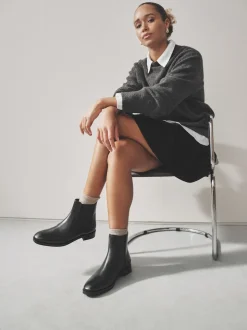 Black Leather Standard/Wide Fit Forever Comfort® Chelsea Ankle Boots