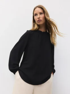 Black Long Sleeve V-Neck Blouse