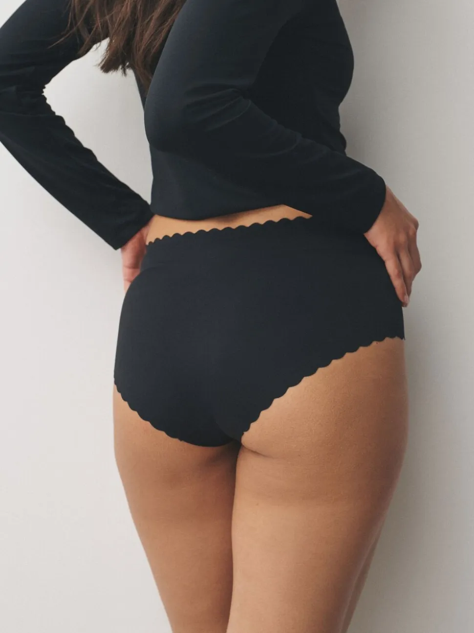 Black Midi No VPL Scallop Knickers 3 Pack