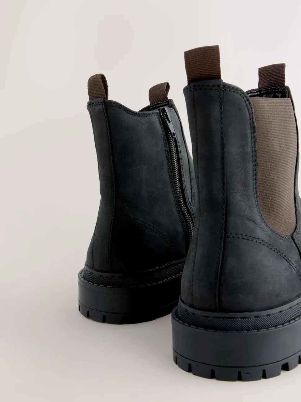 Black Oiled Leather Forever Comfort® Round Toe Chelsea Boots