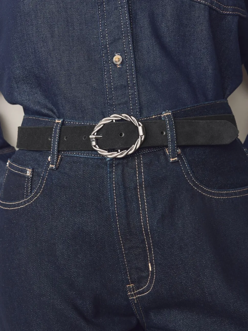 Black Oval Buckle Suede Belt