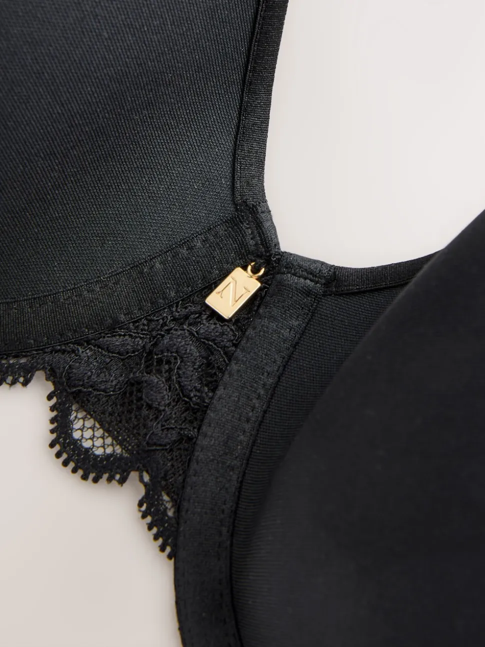 Black Pad Full Cup Premium Ultimate Comfort Lightweight Breathable T-Shirt Bra