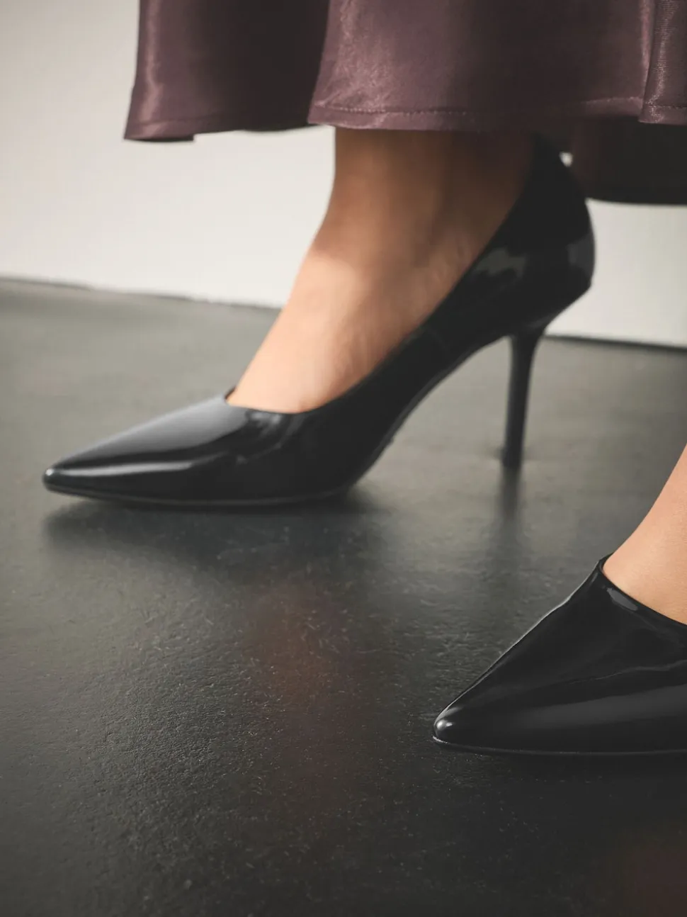 Black Patent Standard/Wide Fit Forever Comfort® Point Toe Court Heels