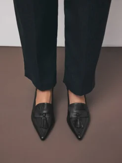 Black Premium Leather With Motionflex Point Toe Tassel Heels Loafers
