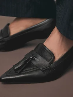 Black Premium Leather With Motionflex Point Toe Tassel Heels Loafers