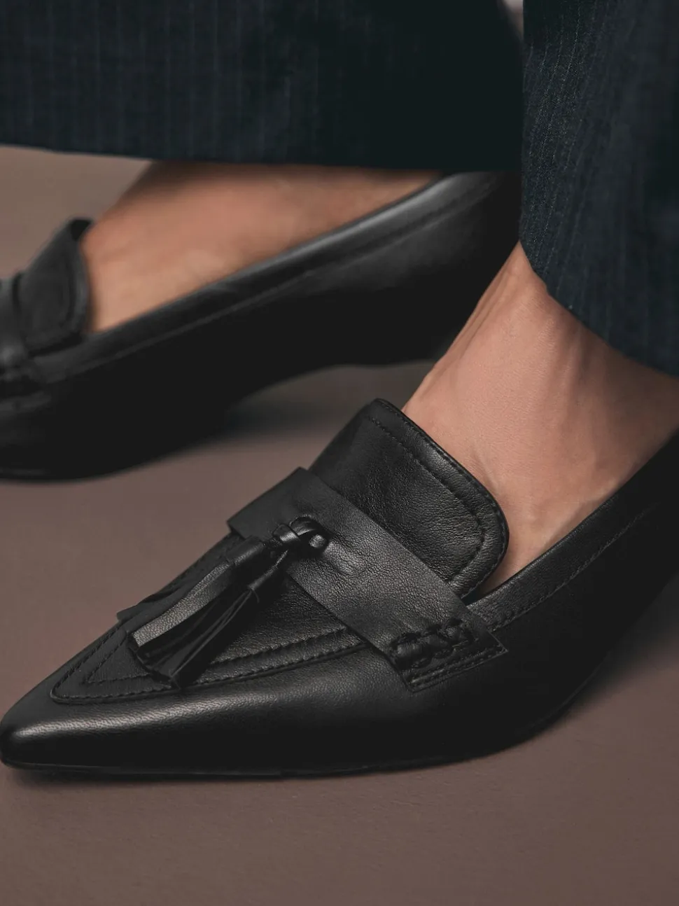 Black Premium Leather With Motionflex Point Toe Tassel Heels Loafers