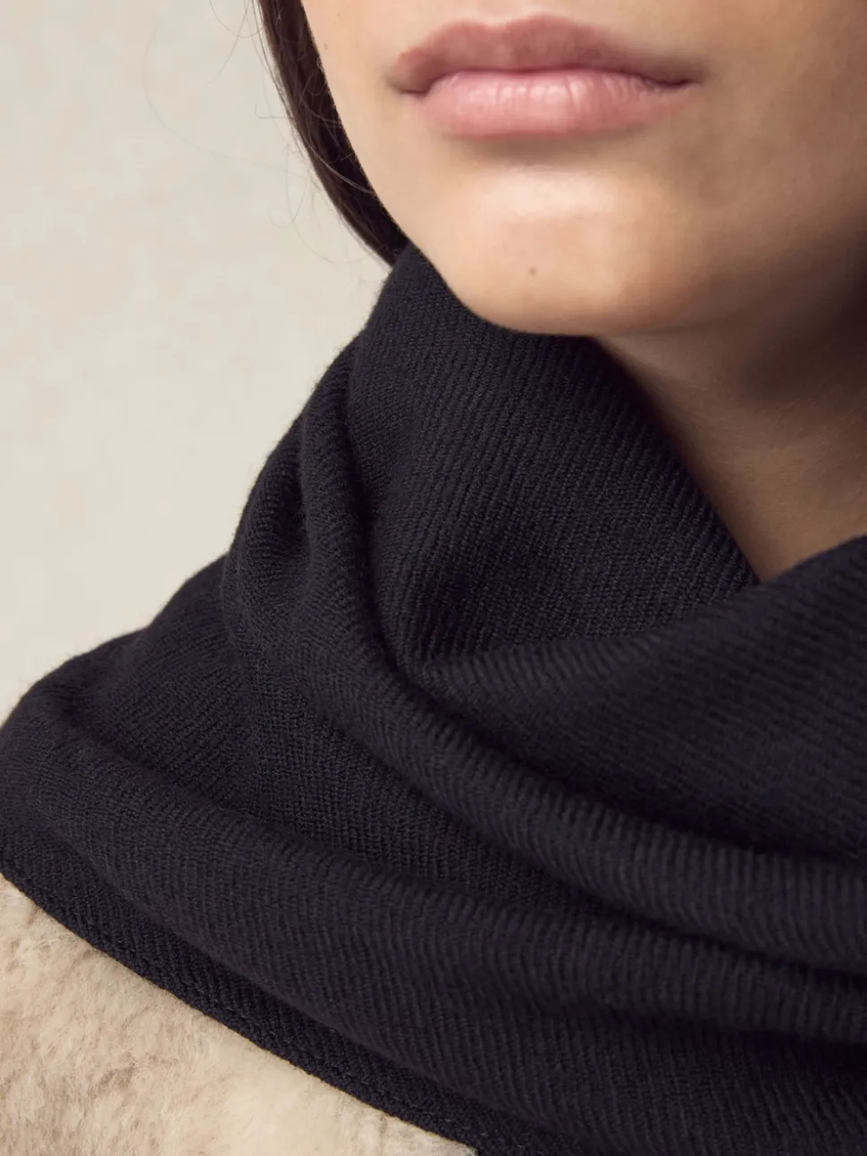 Black Premium Made in Italy Twill Midweight Shawl Scarf