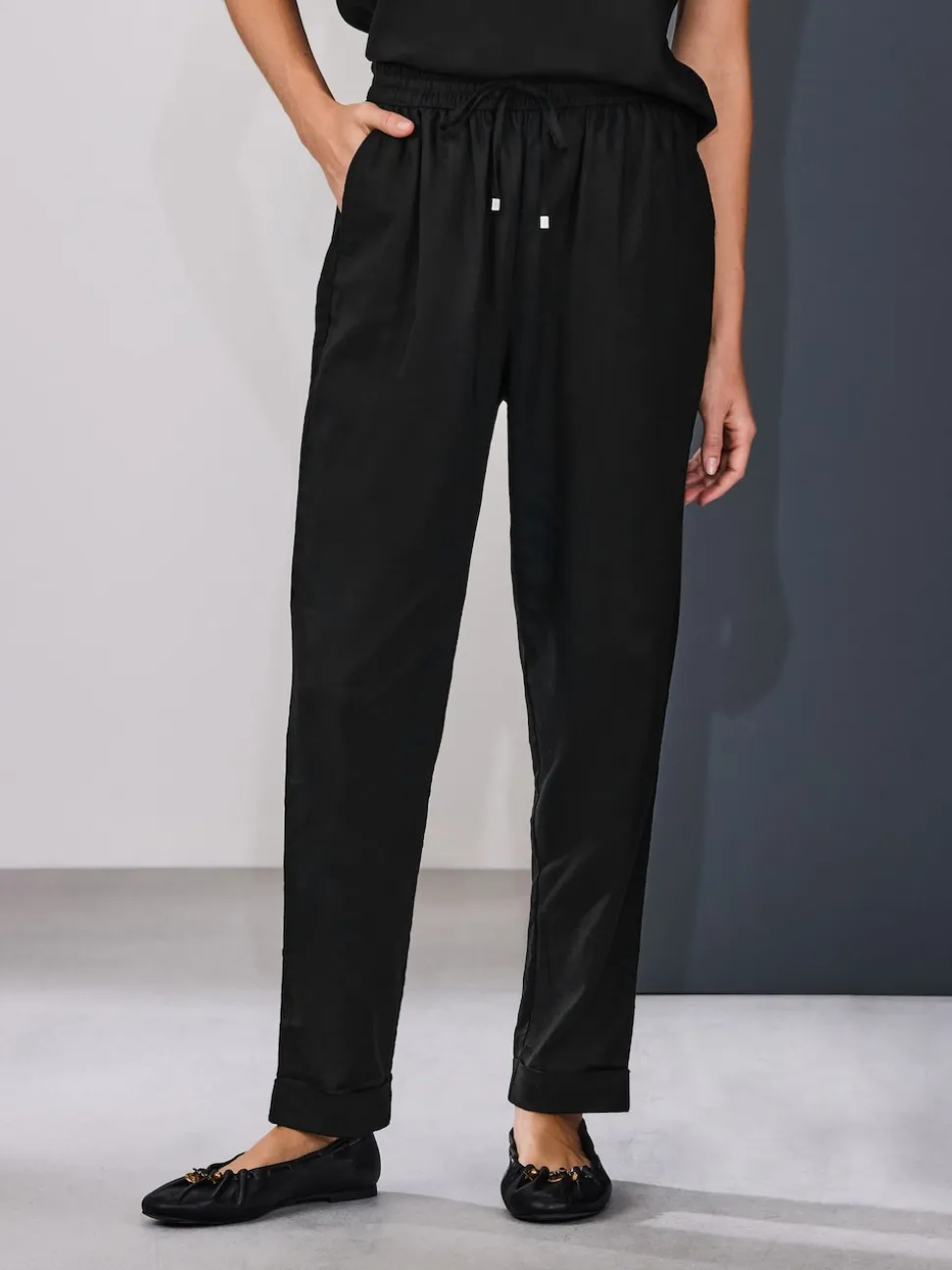 Black Pull On Tapered Trousers With Linen