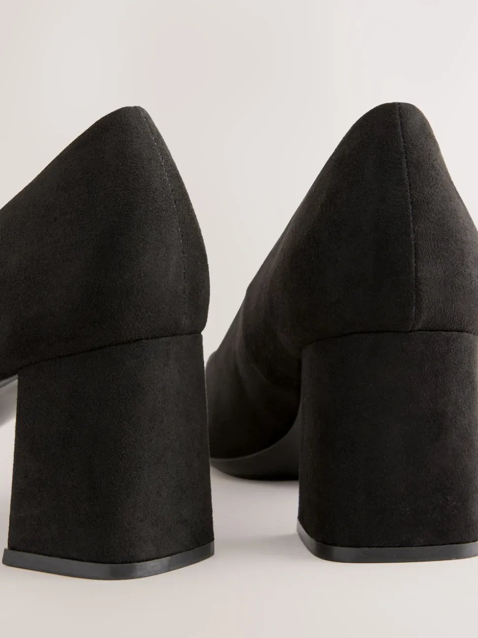 Black Standard/Wide Fit Standard Chisel Toe Block Courts