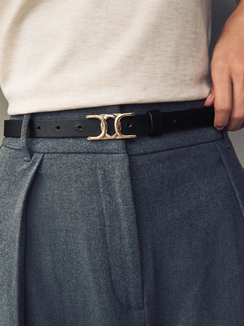 Black Statement Buckle Skinny Leather Belt