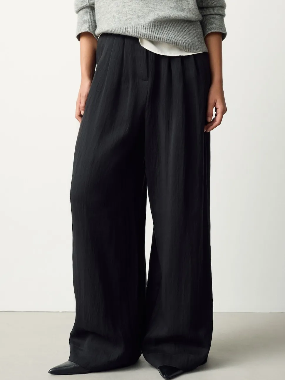 Black Superwide Pleated Trousers