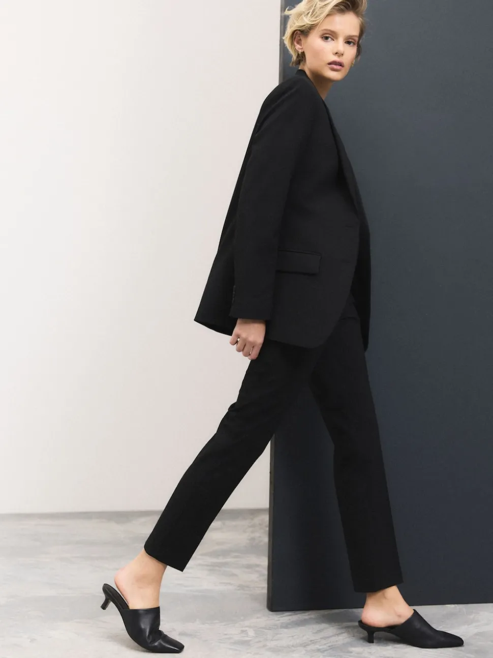 Black Tailored Single Breasted Blazer With Wool