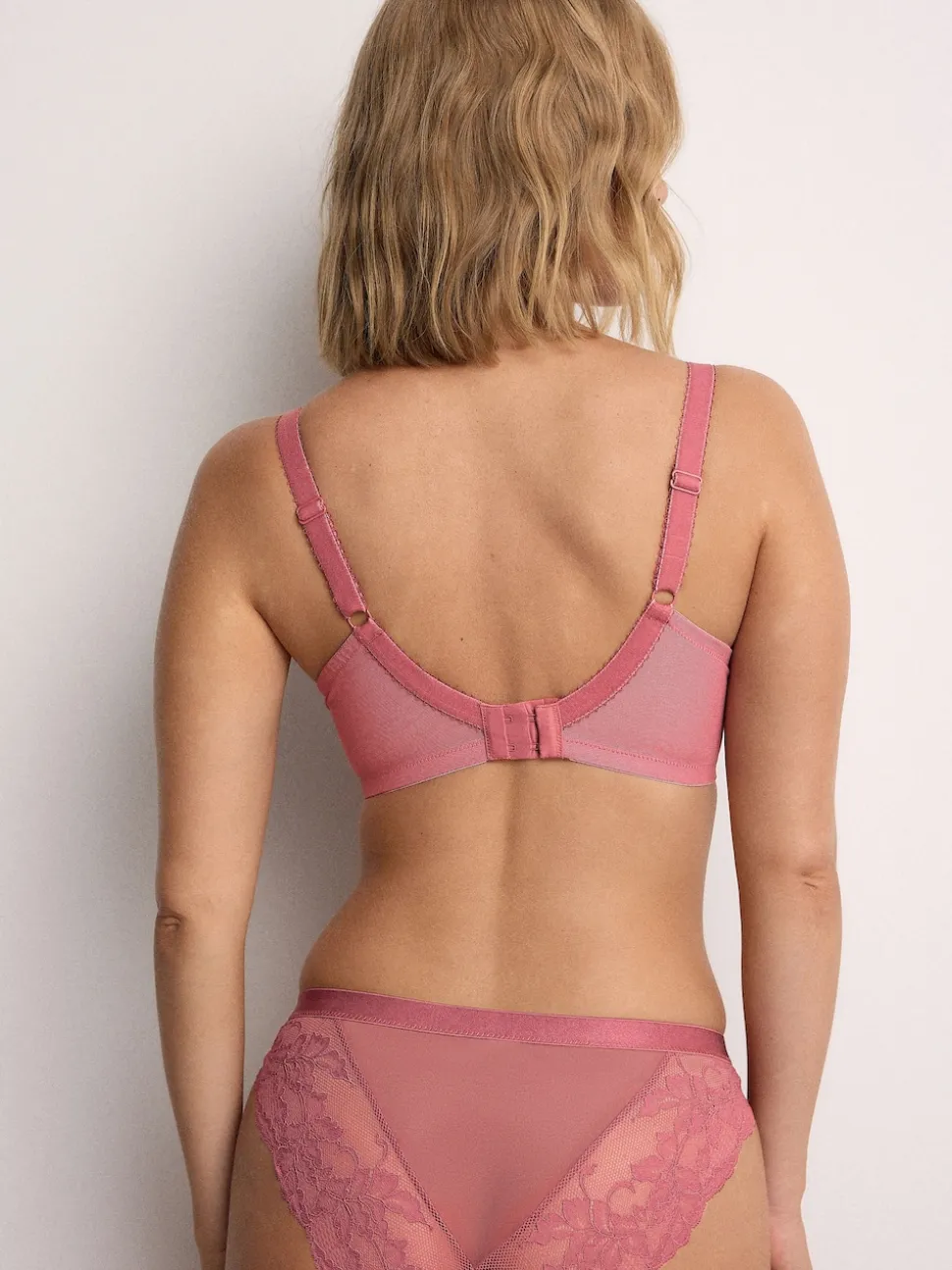 Black/Pink Pad Balcony DD+ Lace Bras 2 Pack