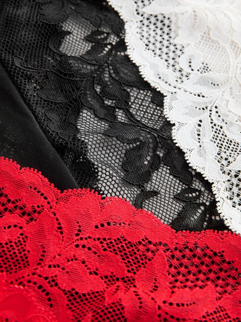 Black/Red/Cream Lace Knickers 3 Pack