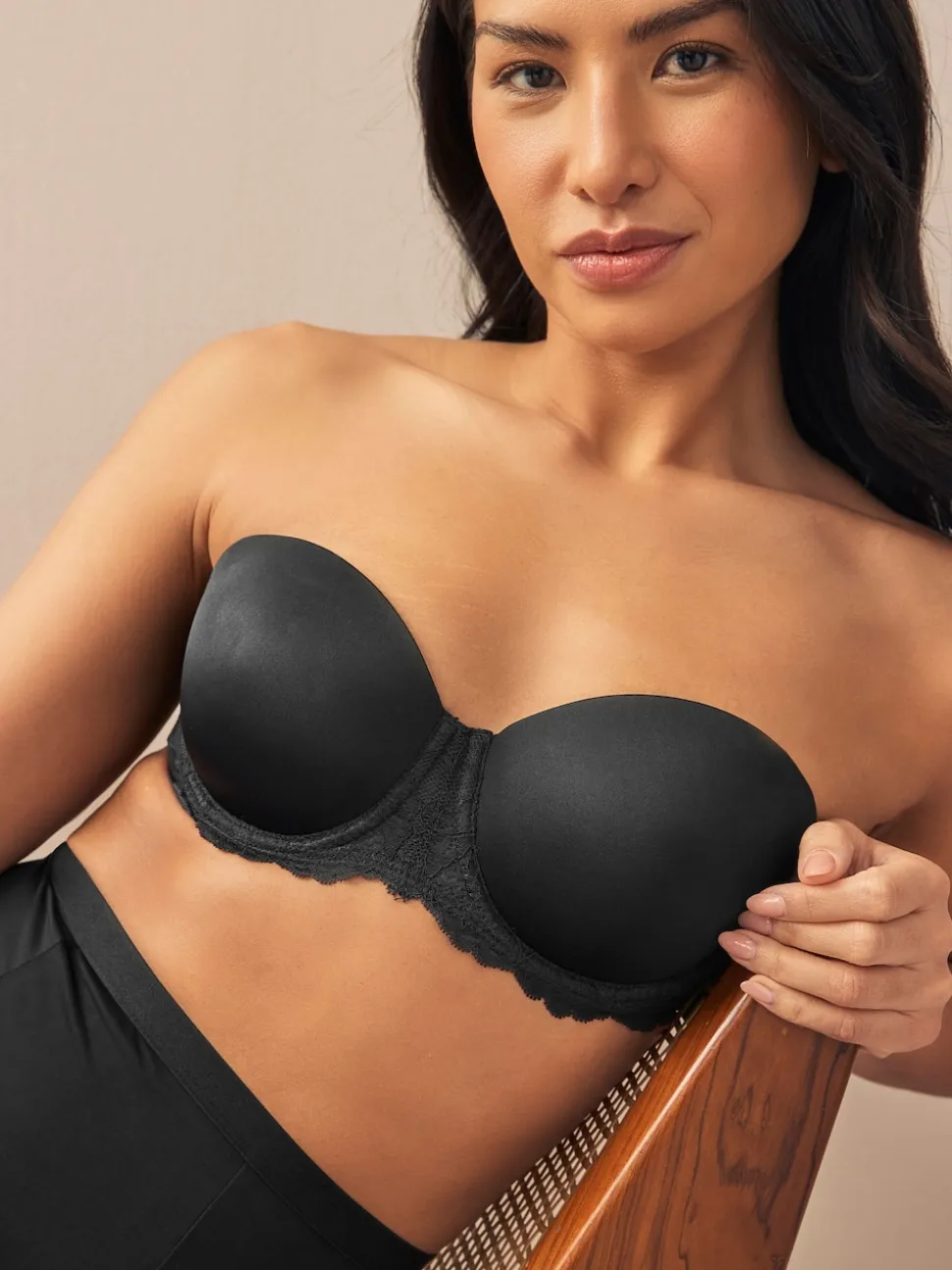 Black/White A-E Light Pad Strapless Multiway Bras 2 Pack