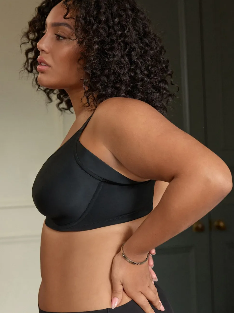 Black/White F-K Cup Under Arm Smoothing Non Pad Wired Minimising Ultimate Comfort Bras 2 Pack