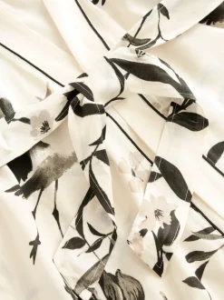 Black/White Heron Linen Blend Lightweight Dressing Gown
