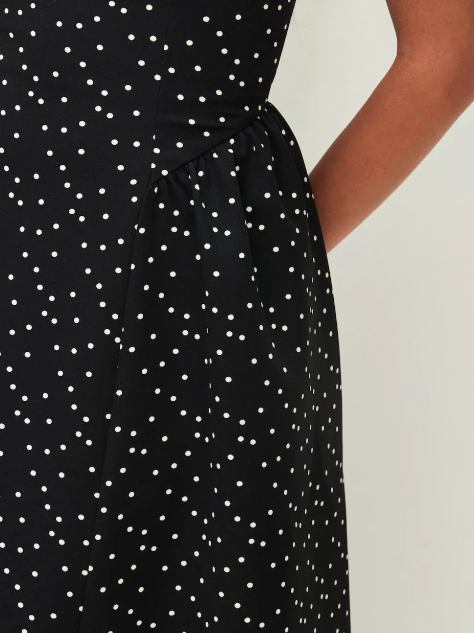Black/White Polka Dot Occasion Cinched Waist Maxi Dress