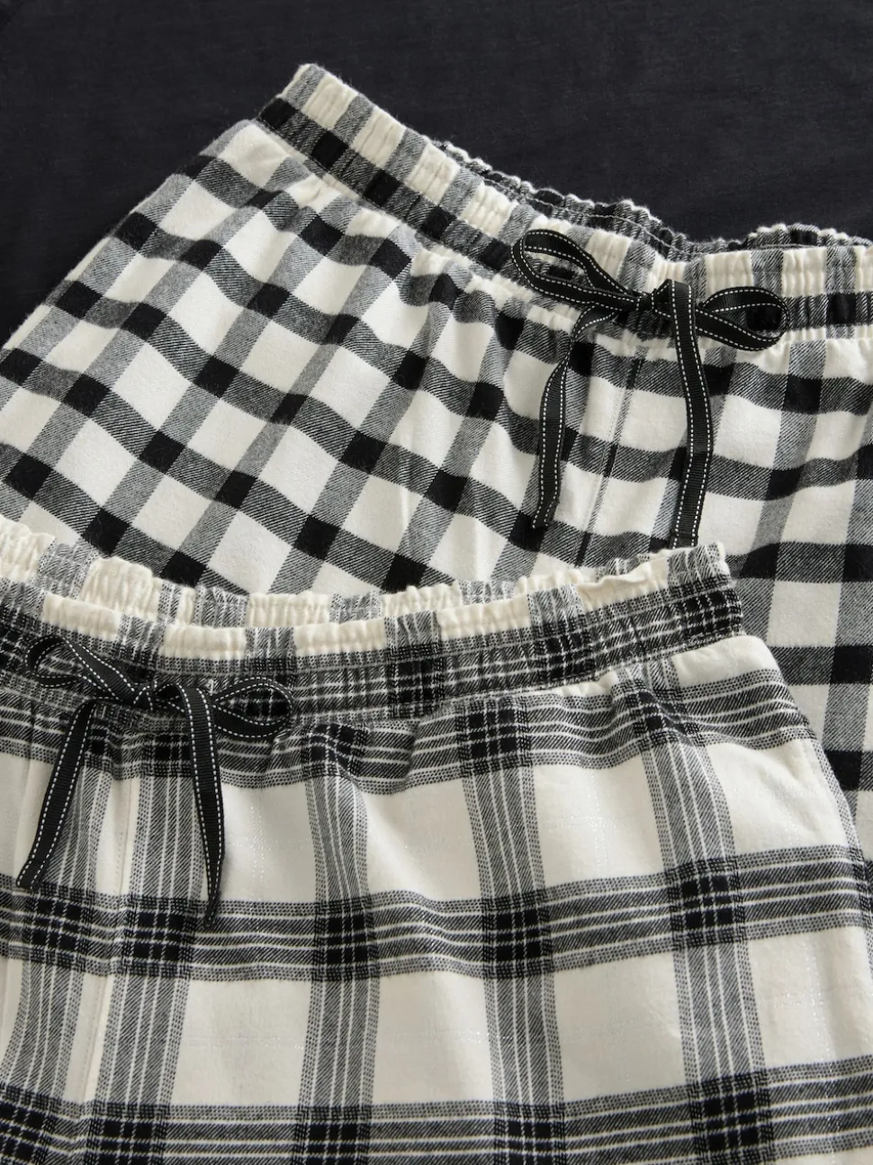 Black/White Short Sleeve 100% Cotton Pyjamas 2 Pack