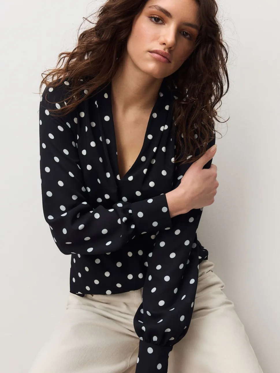 Black/White Spot Long Sleeve V-Neck Blouse