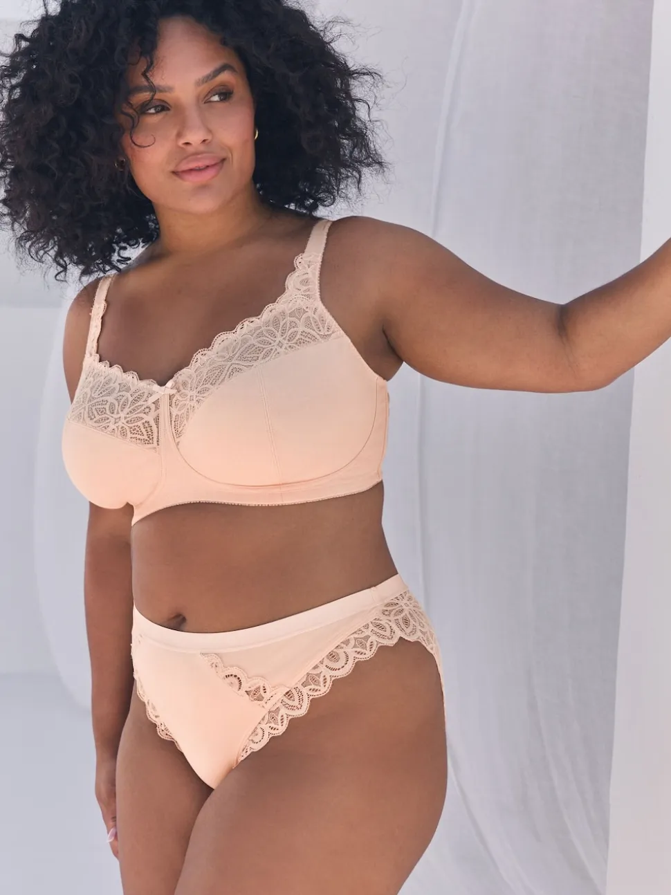 Black/White Total Support Cotton & Lace Non Wire Bra 3 Pack