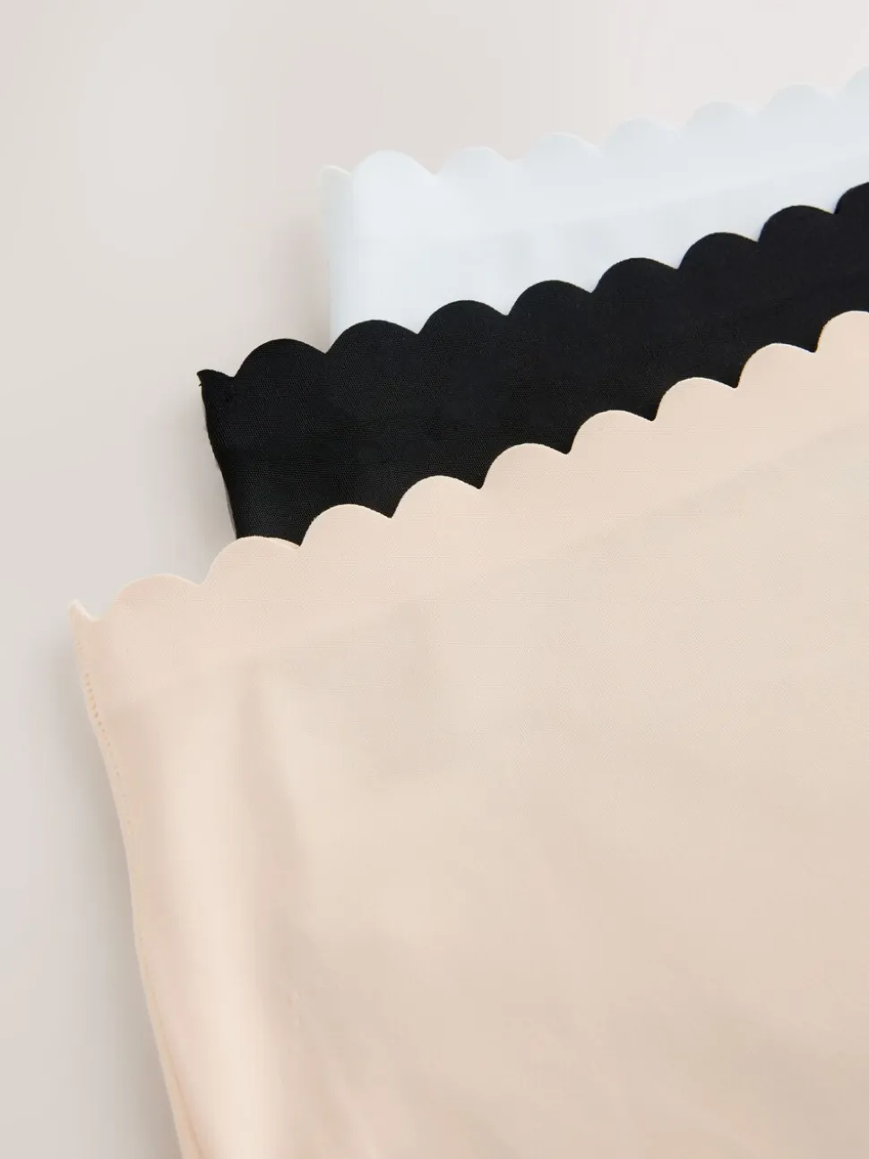 Black/White/Nude High Waist High Leg No VPL Scallop Knickers 3 Pack