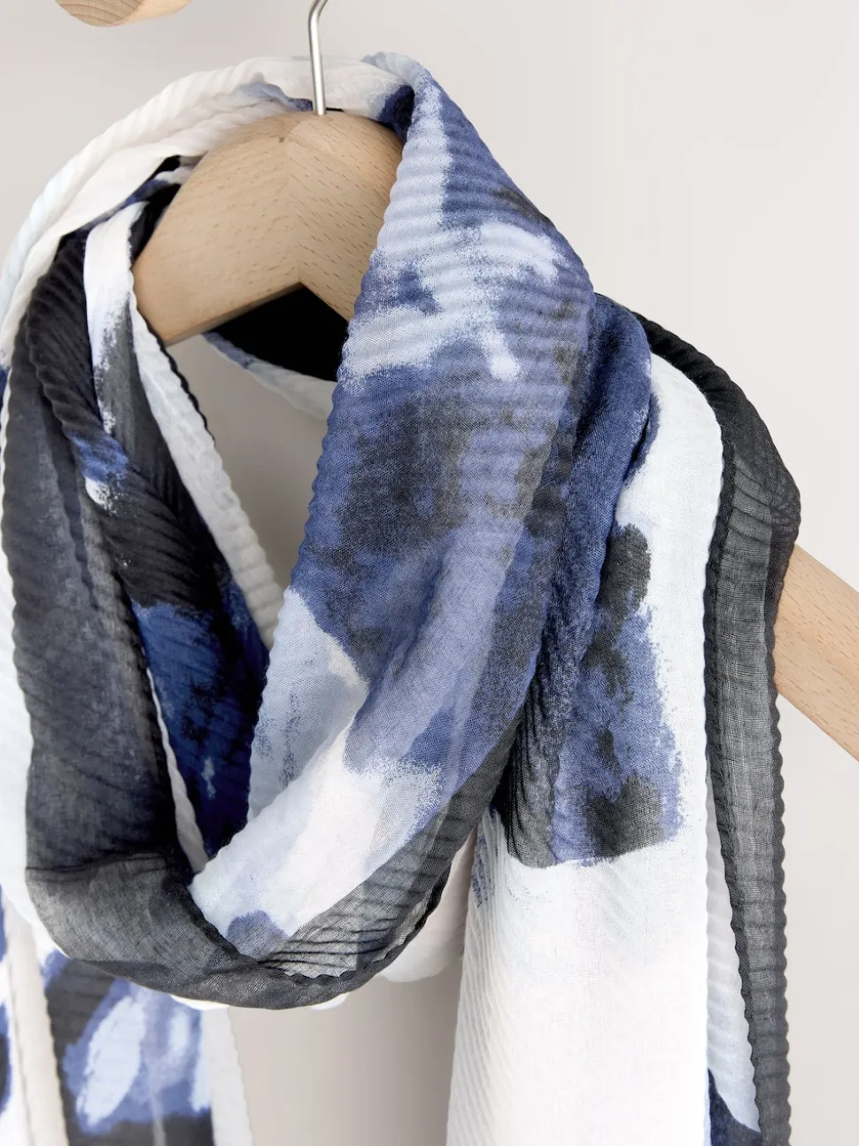 Blue Floral Print Plisse Lightweight Scarf