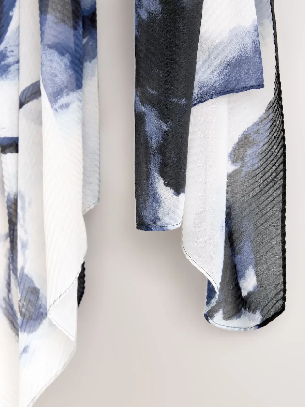 Blue Floral Print Plisse Lightweight Scarf