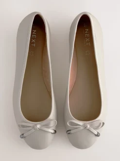 Bone Round Toe Leather Ballerina Shoes