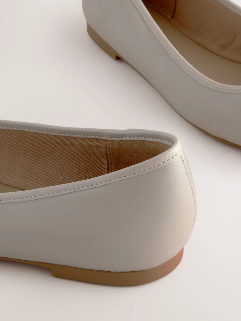 Bone Round Toe Leather Ballerina Shoes