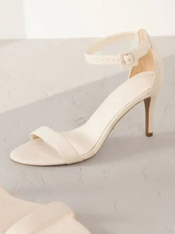 Bone Signature Premium Leather Round Toe Buckle Detail Mid Simple Sandals